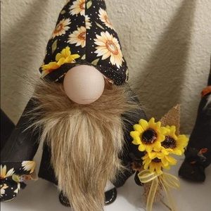 Sunflower gnome